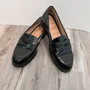 Me Too black loafers 6.5M